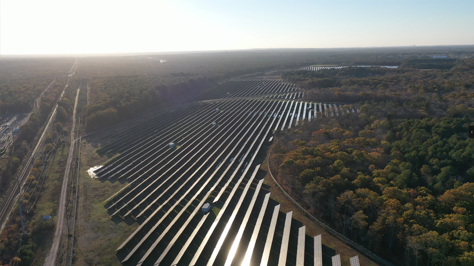 Fotografi udara dron stesen janakuasa solar sangat menakjubkan!